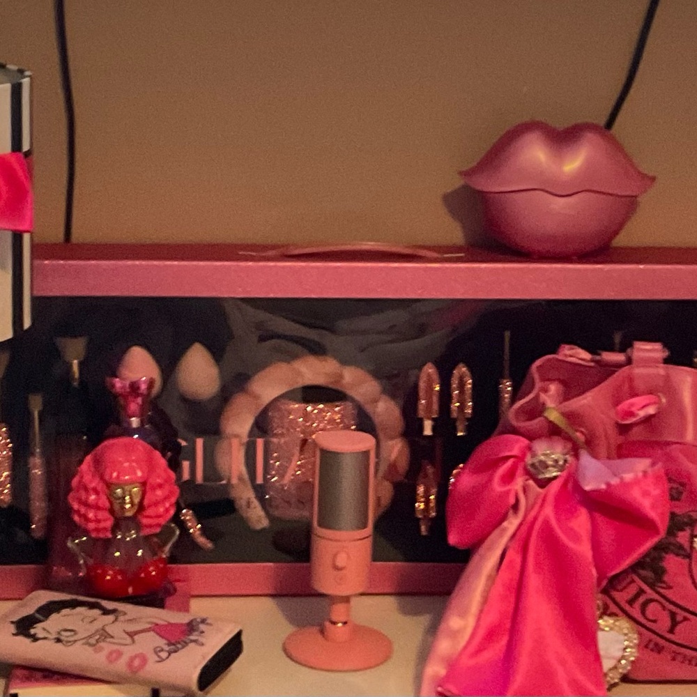 GAMER GIRL PINK RAZER MICROPHONE/ NO CORD!